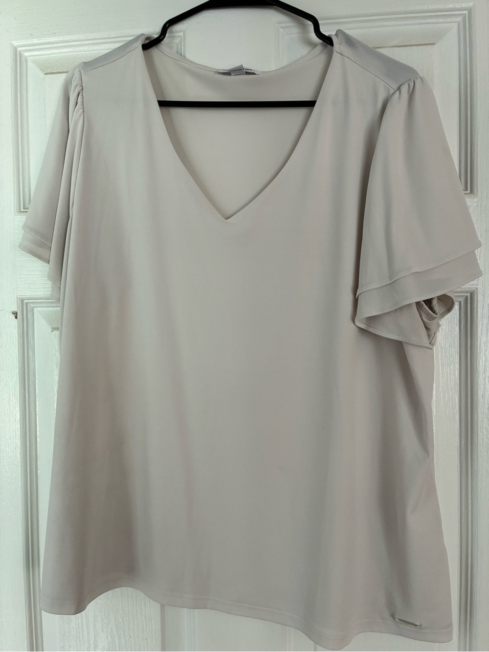 Calvin Klein Flutter Sleeve Blouse 1X Cream V-Neck Career Workwear Top